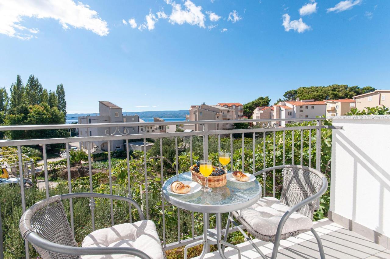 Apartments And Rooms Nikola Omiš Екстериор снимка