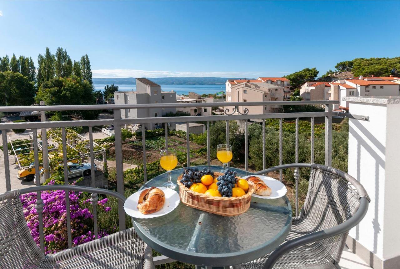 Apartments And Rooms Nikola Omiš Екстериор снимка