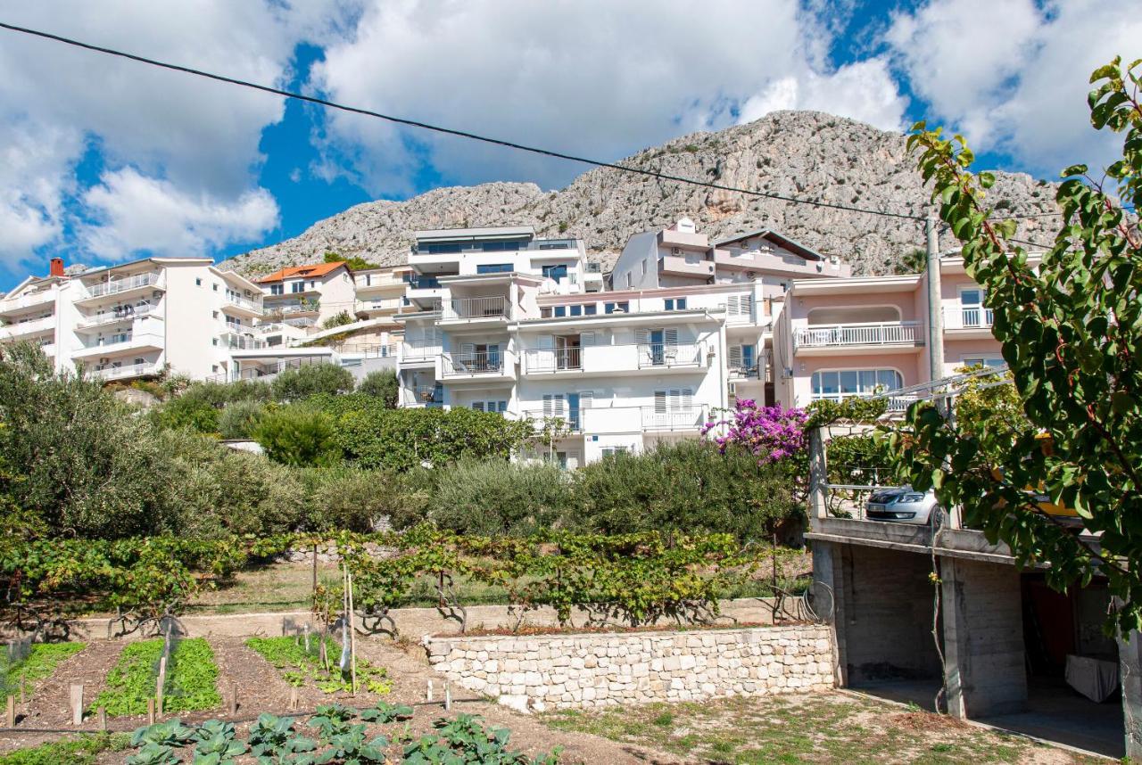 Apartments And Rooms Nikola Omiš Екстериор снимка