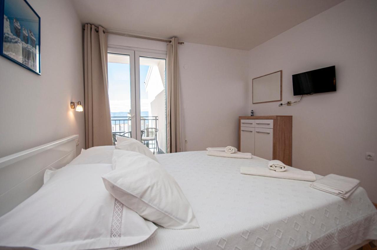 Apartments And Rooms Nikola Omiš Екстериор снимка