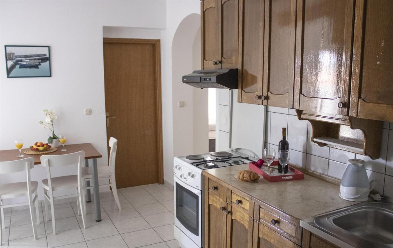 Apartments And Rooms Nikola Omiš Екстериор снимка
