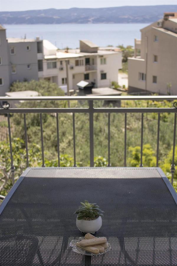 Apartments And Rooms Nikola Omiš Екстериор снимка