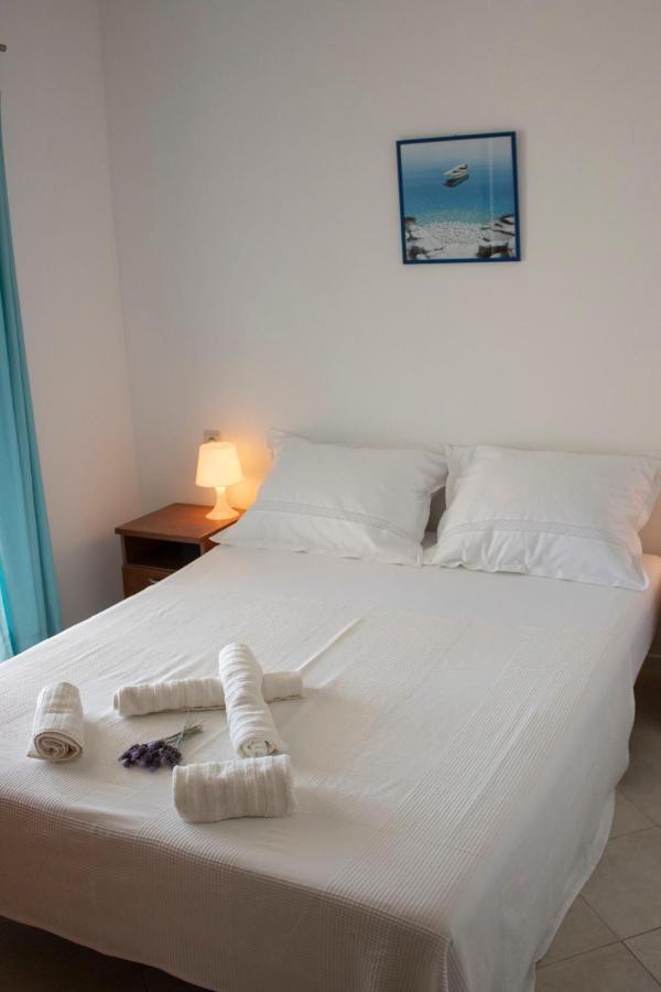 Apartments And Rooms Nikola Omiš Екстериор снимка