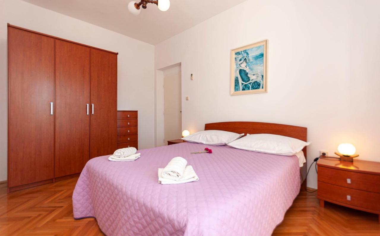 Apartments And Rooms Nikola Omiš Екстериор снимка