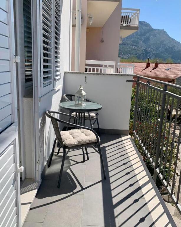 Apartments And Rooms Nikola Omiš Екстериор снимка