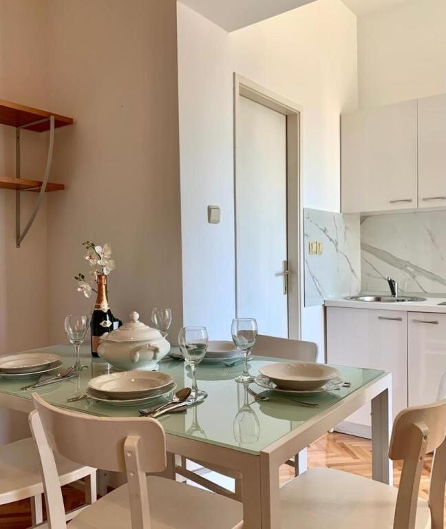 Apartments And Rooms Nikola Omiš Екстериор снимка