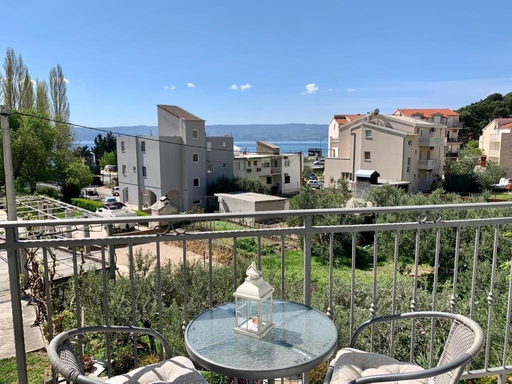 Apartments And Rooms Nikola Omiš Екстериор снимка