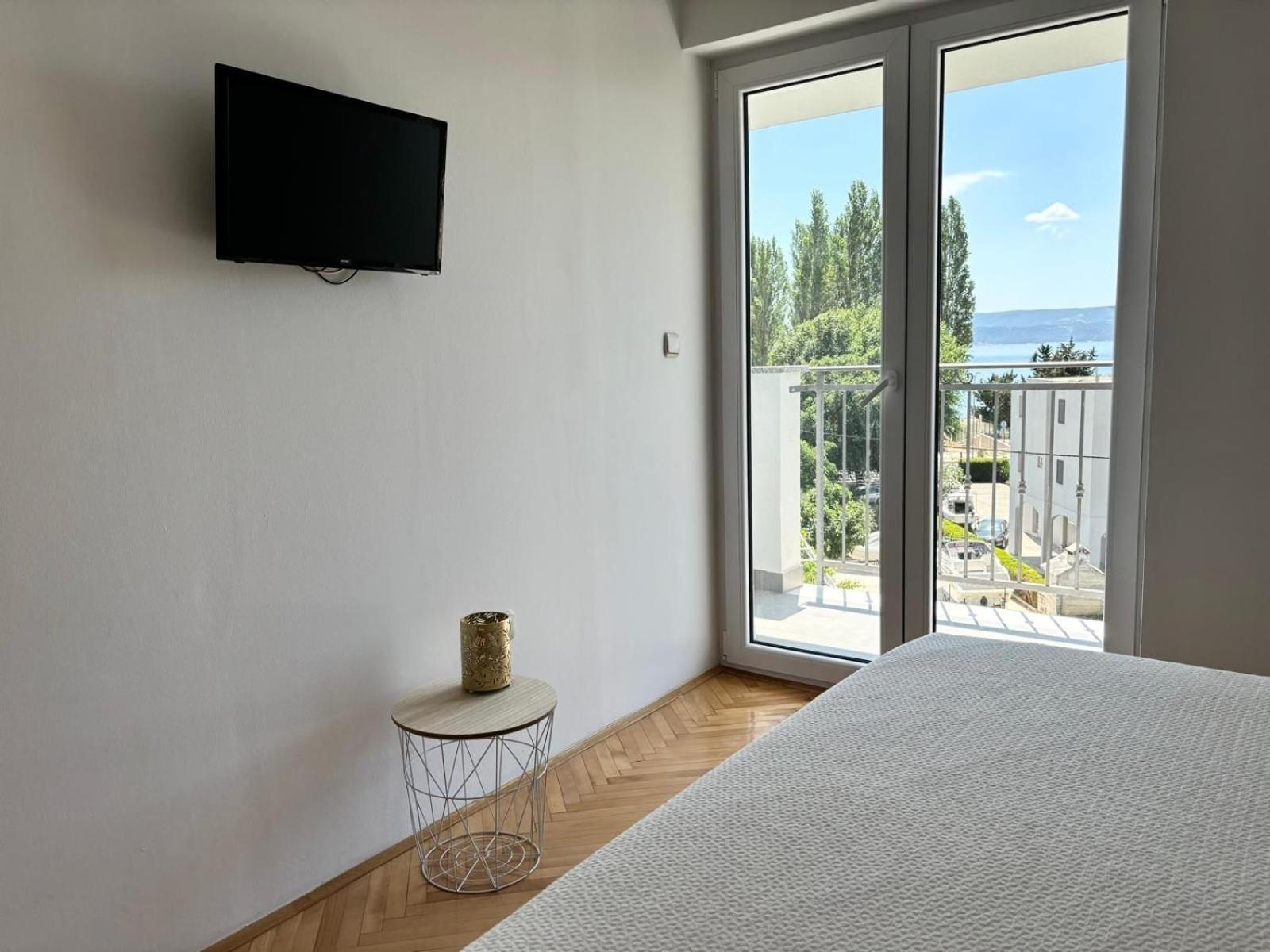 Apartments And Rooms Nikola Omiš Екстериор снимка
