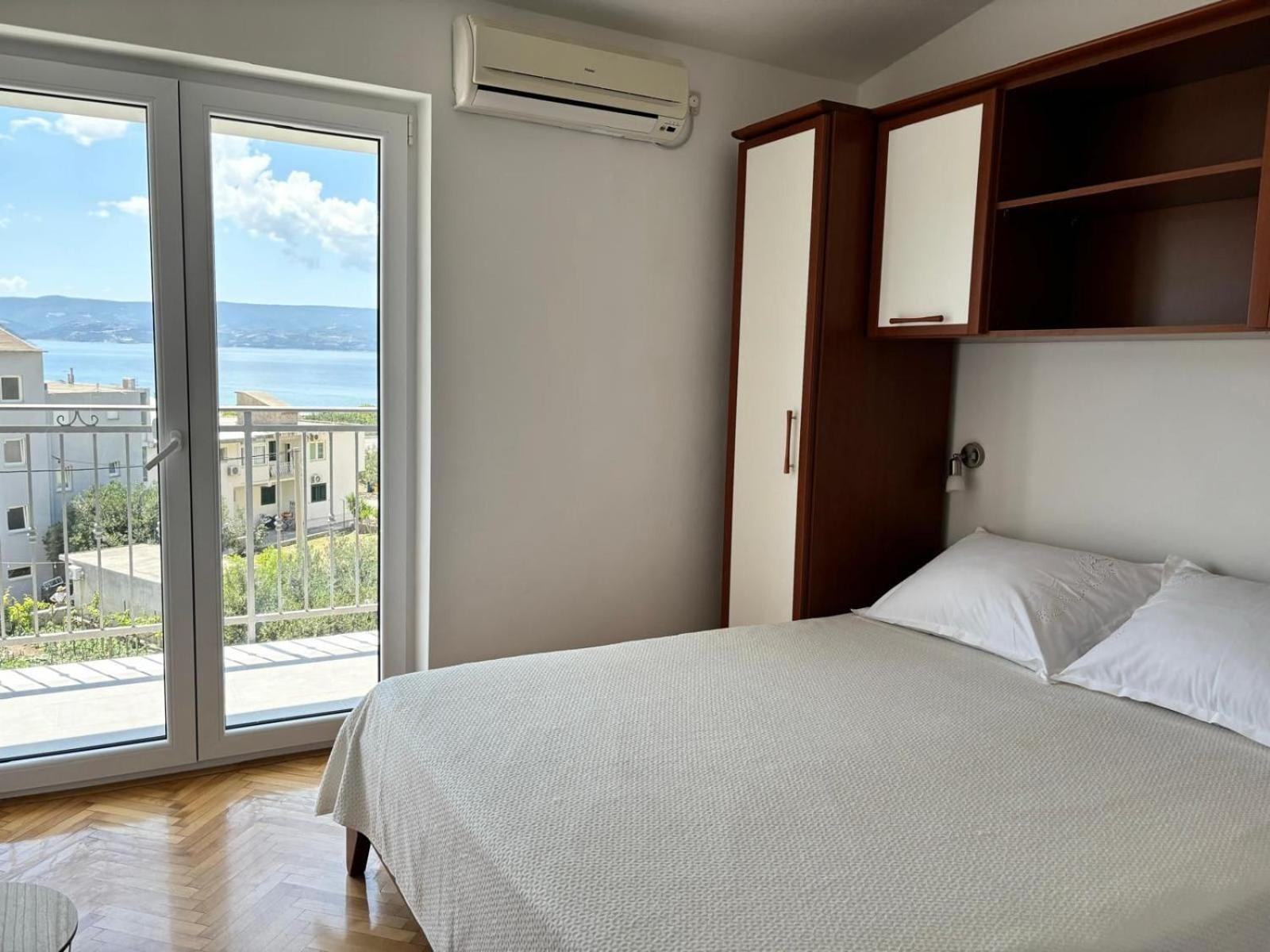 Apartments And Rooms Nikola Omiš Екстериор снимка
