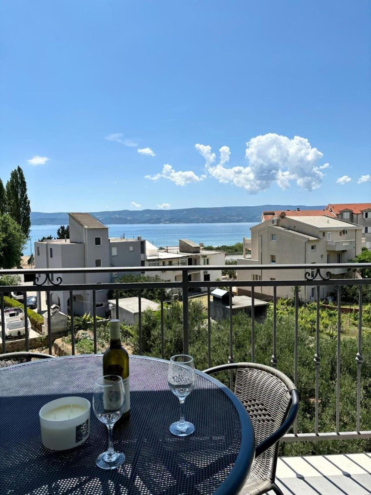 Apartments And Rooms Nikola Omiš Екстериор снимка