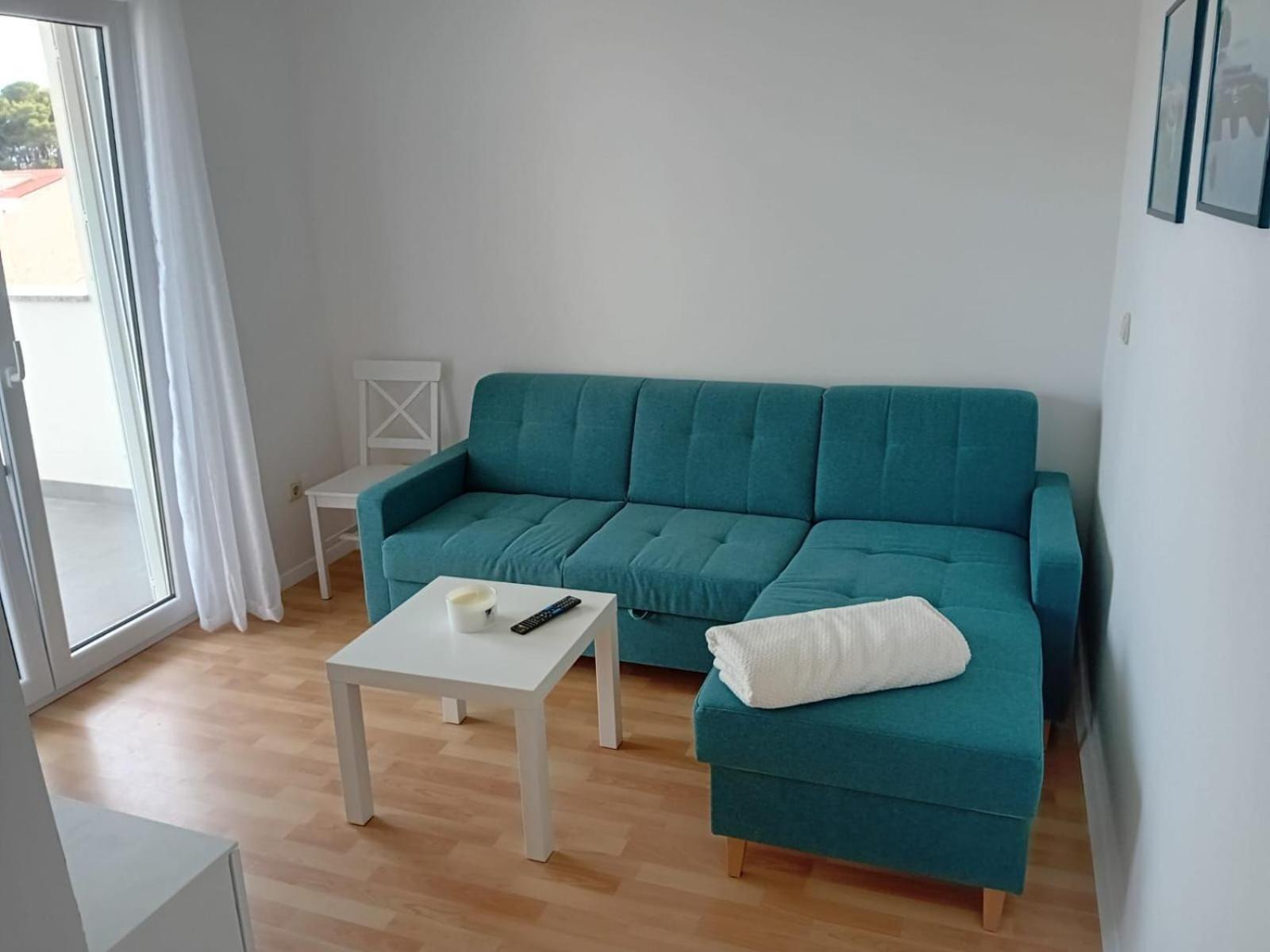 Apartments And Rooms Nikola Omiš Екстериор снимка