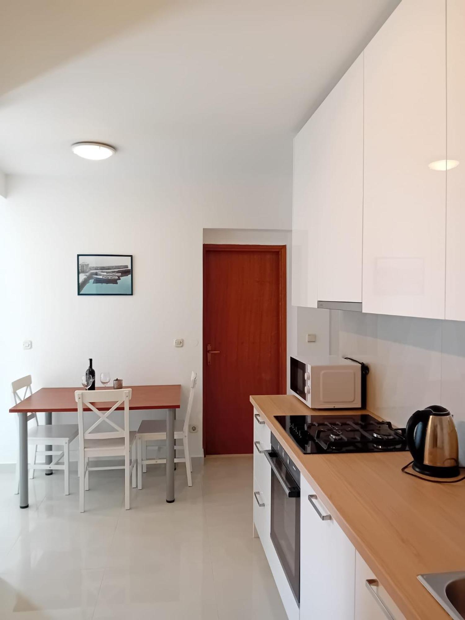 Apartments And Rooms Nikola Omiš Екстериор снимка